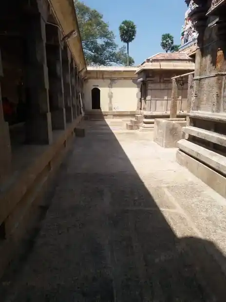 Arulmigu Kottapillaiyar, Meenakshi Sundareswarar Temple, Nkambanoor - 630207 அருள்மிகு கோட்டைப்பிள்ளையார் திருக்கோயில், Nkambanoor - 630207, Sivagangai - Ancient Temple Architecture and History Image 2