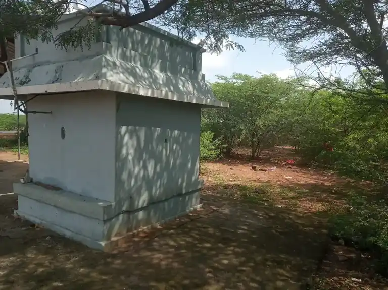 Arulmigu Kovinthasamy Pachayi Amman Temple, Aduththakudi - 623308 அருள்மிகு. கோவிந்தசாமி பச்சாயியம்மன் திருக்கோயில், Aduththakudi - 623308, Ramanathapuram - Ancient Temple Architecture and History Image 4