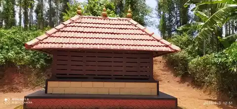 Arulmigu Kozhimaththu Temple, Moonanadu, Gudalur - 643239 அருள்மிகு கோழிமாட்டு திருக்கோயில், Moonanadu, Gudalur - 643239, Nilgiris - Ancient Temple Architecture and History Image 4