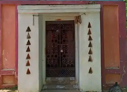 Arulmigu Krishnan Temple, Inside The Village, Lingappanaiduvillai - 601204 அருள்மிகு கிருஷ்ணன் திருக்கோயில், Inside The Village, Lingappanaiduvillai - 601204, Tiruvallur - Ancient Temple Architecture and History Image 2