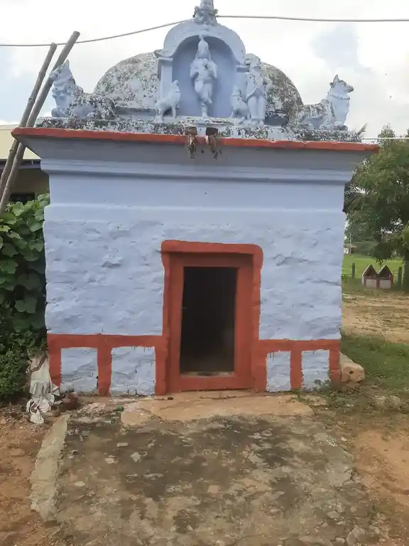 Arulmigu Krishnan Temple, Maniyakaranpatti - 624702 அருள்மிகு கிருஷ்ணன் கோயில், Maniyakaranpatti - 624702, Dindigul - Ancient Temple Architecture and History Image 3