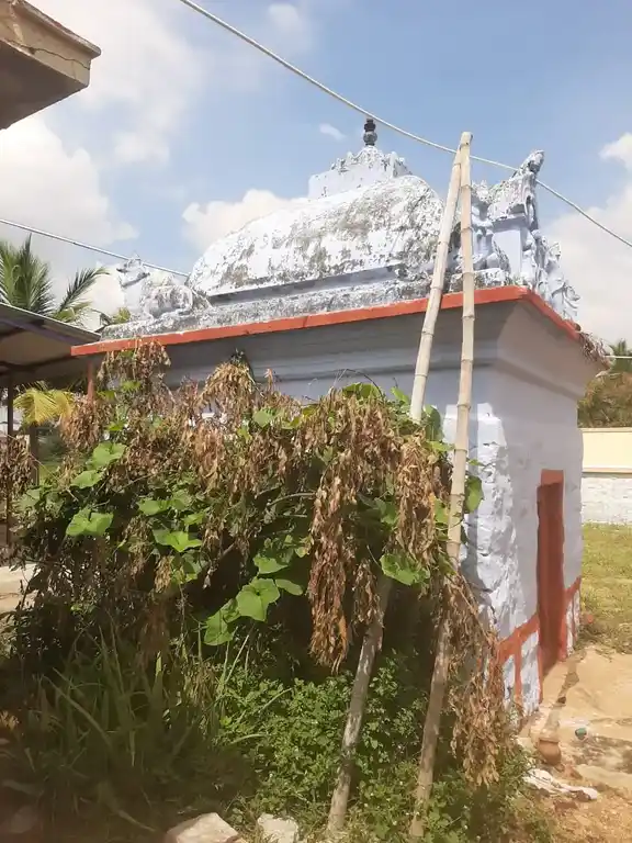 Arulmigu Krishnan Temple, Maniyakaranpatti - 624702 அருள்மிகு கிருஷ்ணன் கோயில், Maniyakaranpatti - 624702, Dindigul - Ancient Temple Architecture and History Image 4