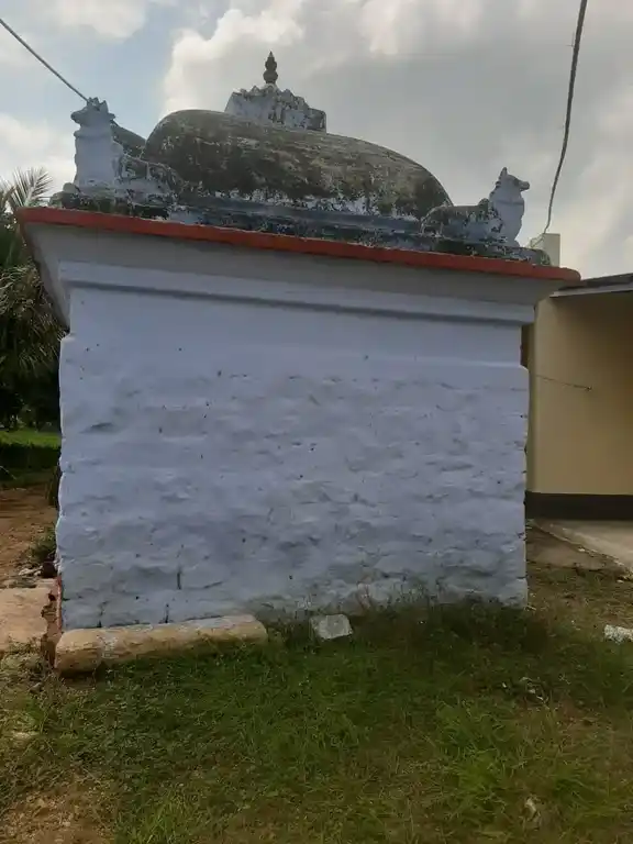 Arulmigu Krishnan Temple, Maniyakaranpatti - 624702 அருள்மிகு கிருஷ்ணன் கோயில், Maniyakaranpatti - 624702, Dindigul - Ancient Temple Architecture and History Image 5