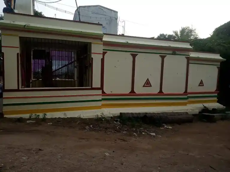 Arulmigu Krishnan Temple, Out Side The Village, Perambakkam - 631402 Arulmigu Krishnan Temple, Out Side The Village, Perambakkam - 631402, Tiruvallur - Ancient Temple Architecture and History Image 2