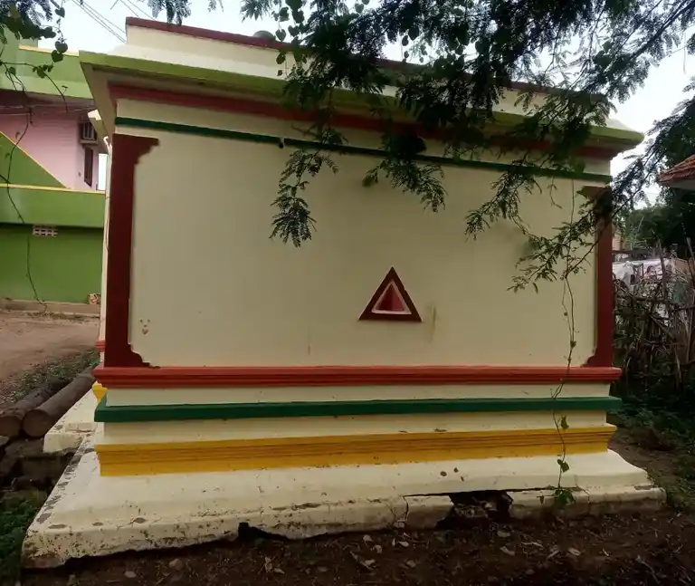 Arulmigu Krishnan Temple, Out Side The Village, Perambakkam - 631402 Arulmigu Krishnan Temple, Out Side The Village, Perambakkam - 631402, Tiruvallur - Ancient Temple Architecture and History Image 3