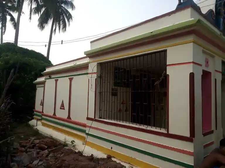 Arulmigu Krishnan Temple, Out Side The Village, Perambakkam - 631402 Arulmigu Krishnan Temple, Out Side The Village, Perambakkam - 631402, Tiruvallur - Ancient Temple Architecture and History Image 4