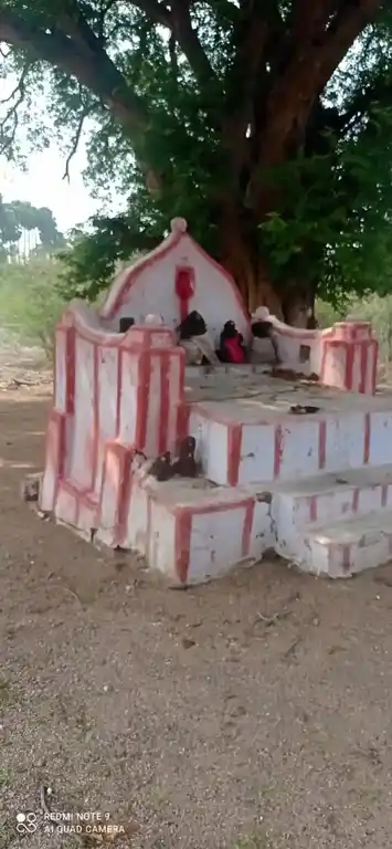 Arulmigu Krishnasamy And Mundasamy Temple, Kombadi Dhalavaipuram - 628301 அருள்மிகு கிருஷ்ணசாமி மற்றும் முண்டசாமி திருக்கோயில், Kombadi Dhalavaipuram - 628301, Thoothukudi - Ancient Temple Architecture and History Image 4