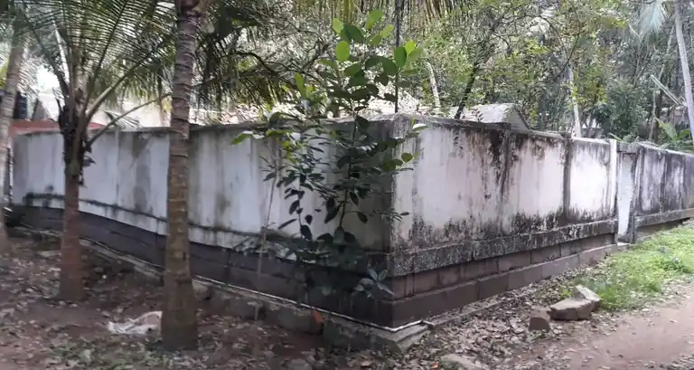 Arulmigu Krishnasamy Temple, Kadalicode, Arumanai - 629151 அருள்மிகு கிருஷ்ணசாமி திருக்கோயில், Kadalicode, Arumanai - 629151, Kanyakumari - Ancient Temple Architecture and History Image 4