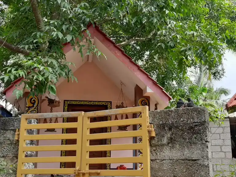 Arulmigu Krishnasamy Temple, Kuzhivilai, Padanthalumoodu - 629152 அருள்மிகு கிருஷ்ணசாமி திருக்கோயில், Kuzhivilai, Padanthalumoodu - 629152, Kanyakumari - Ancient Temple Architecture and History Image 6