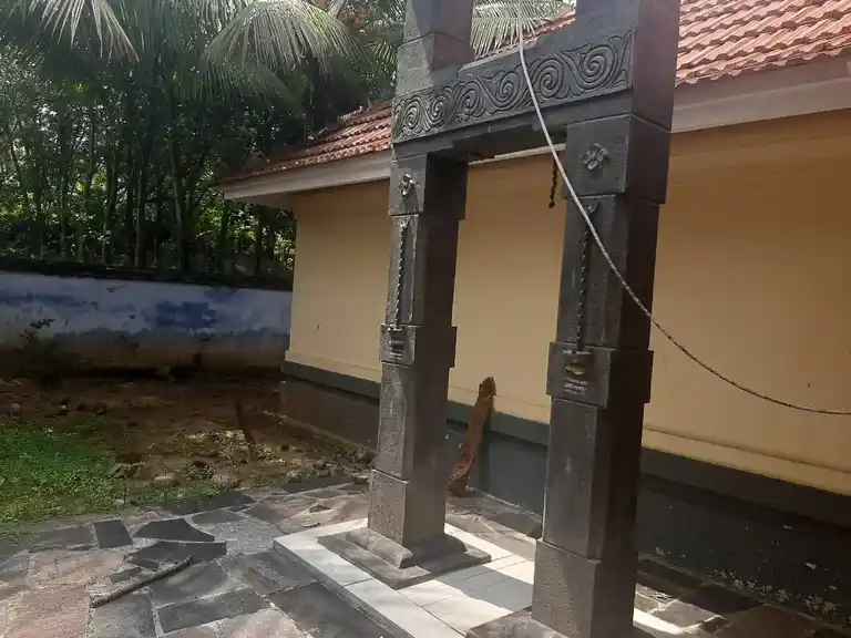 Arulmigu Krishnasamy Temple, Thickurichi, Pacode - 629162 அருள்மிகு கிருஷ்ணசாமி திருக்கோயில், Thickurichi, Pacode - 629162, Kanyakumari - Ancient Temple Architecture and History Image 7