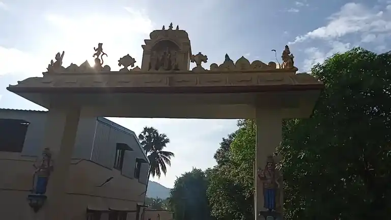 Arulmigu Krishnaswamy Temple, Bikkanur - 635104 அருள்மிகு கிருஷ்ணசாமி திருக்கோயில், பிக்கனூர் - 635104, Krishnagiri - Ancient Temple Architecture and History Image 2