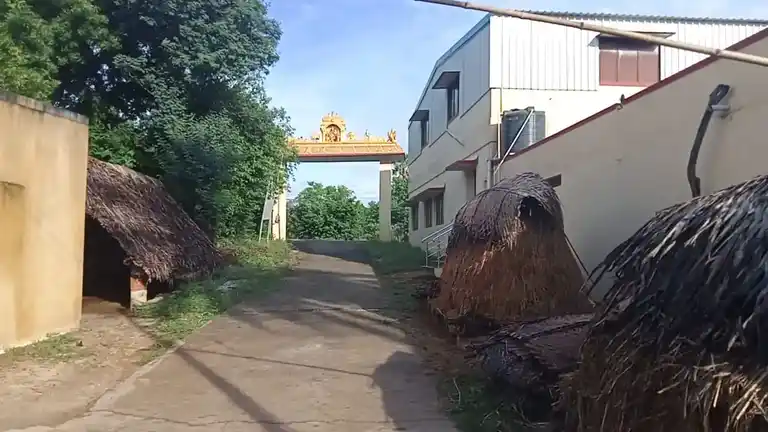 Arulmigu Krishnaswamy Temple, Bikkanur - 635104 அருள்மிகு கிருஷ்ணசாமி திருக்கோயில், பிக்கனூர் - 635104, Krishnagiri - Ancient Temple Architecture and History Image 3