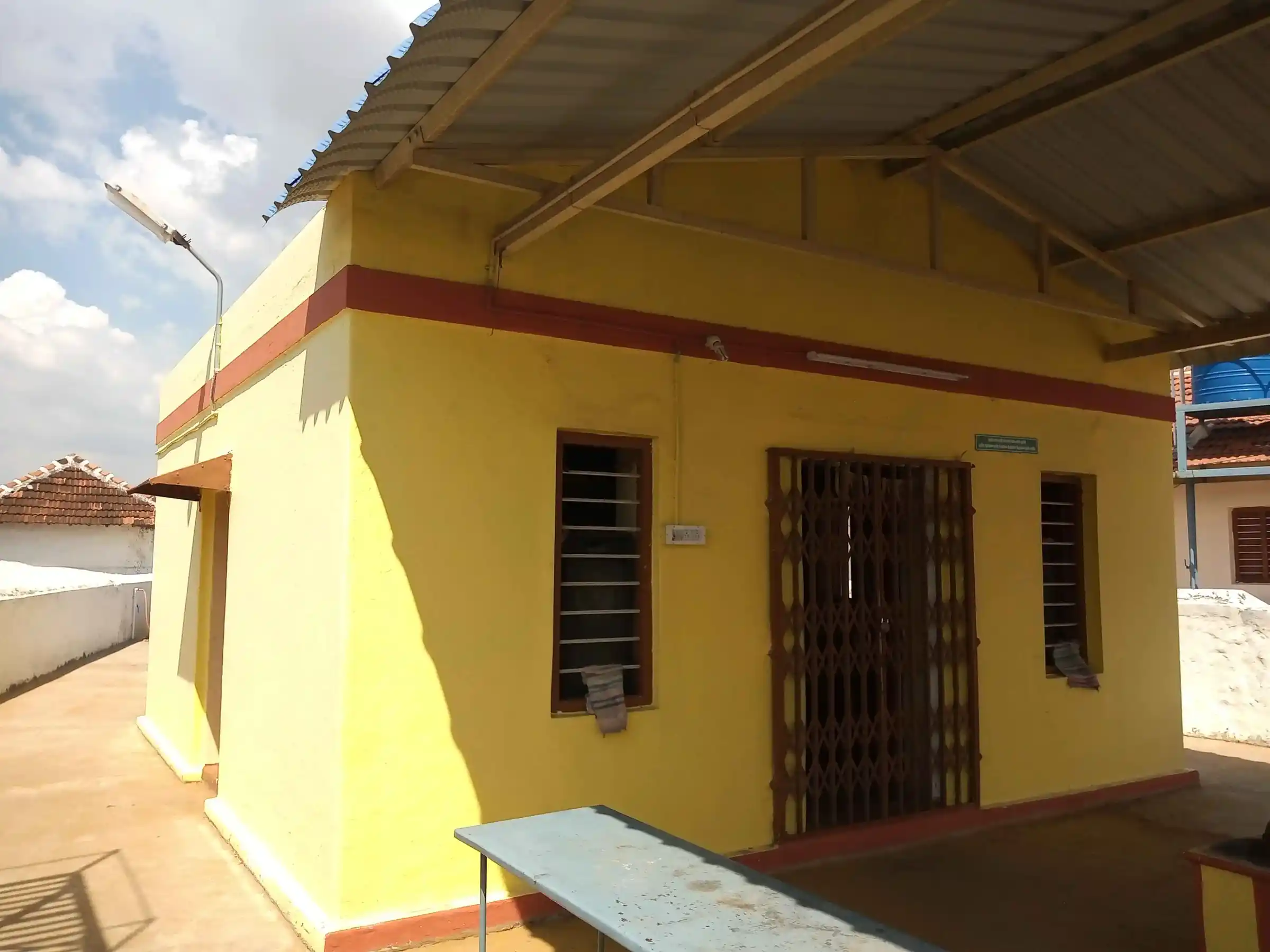 Arulmigu Krishnaswamy Temple, Karadivavi - 641658 அருள்மிகு கிருஷ்ணசாமி திருக்கோயில், Karadivavi - 641658, Tiruppur - Ancient Temple Architecture and History Image 4