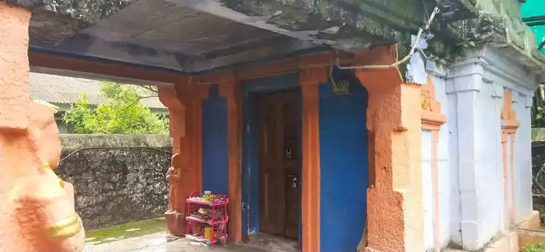 Arulmigu Krishnaswamy Temple, Madavilagam, Iraniel - 629175 Temple