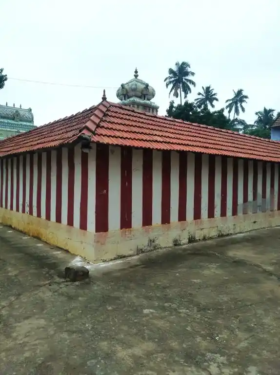 Arulmigu Krishnaswamy Temple, Mahadhanapuram, Panchalingapuram - 629703 Arulmigu Krishnaswamy Temple, Mahadhanapuram, Panchalingapuram - 629703, Kanyakumari - Ancient Temple Architecture and History Image 4