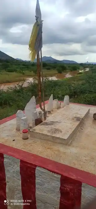 Arulmigu Kulakarai Ayyanar Pattachalachiyamman Temple, Nattarpatti - 621311 Arulmigu Kulakarai ayyanar Pattachalachiyamman Temple, Nattarpatti - 621311, Thiruchirappalli - Ancient Temple Architecture and History Image 4