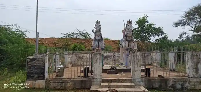 Arulmigu Kulakarai Karuppaswamy Temple, Kannivadugapatti - 621305 Temple