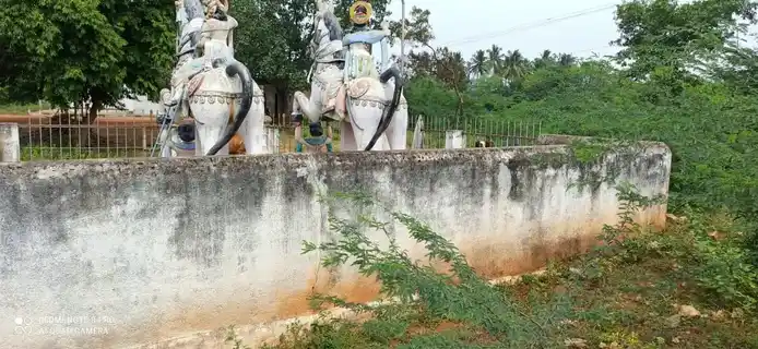 Arulmigu Kulakarai Karuppaswamy Temple, Kannivadugapatti - 621305 Arulmigu Kulakarai Karuppaswamy Temple, Kannivadugapatti - 621305, Thiruchirappalli - Ancient Temple Architecture and History Image 3