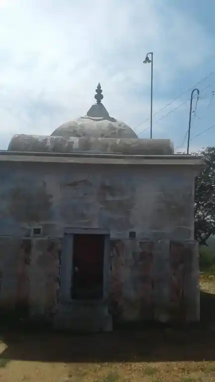 Arulmigu Kulakarai Perumal Temple, Kullapuram - 625562