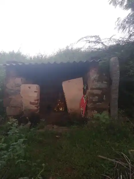 Arulmigu Kulakkarai Pidari Temple, Pichampatti, Pichampatti - 621302 Arulmigu Kulakkarai Pidari Temple, Pichampatti, Pichampatti - 621302, Thiruchirappalli - Ancient Temple Architecture and History Image 4