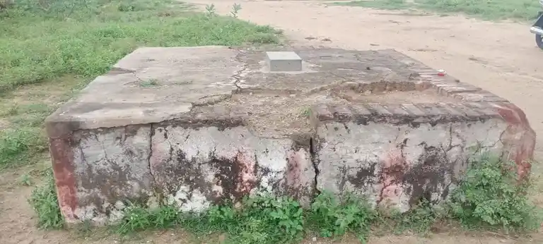 Arulmigu Kulam Ayyanar Temple, Elumalai - 625535 அருள்மிகு குளம் அய்யனார் திருக்கோயில், Elumalai - 625535, Madurai - Ancient Temple Architecture and History Image 4