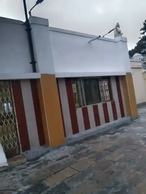 Arulmigu Kulamperumal Temple, Alakuvarpatti - 624001 அருள்மிகு குளம்பெருமாள் கோயில், அலக்குவார்பட்டி - 624001, Dindigul - Ancient Temple Architecture and History Image 2