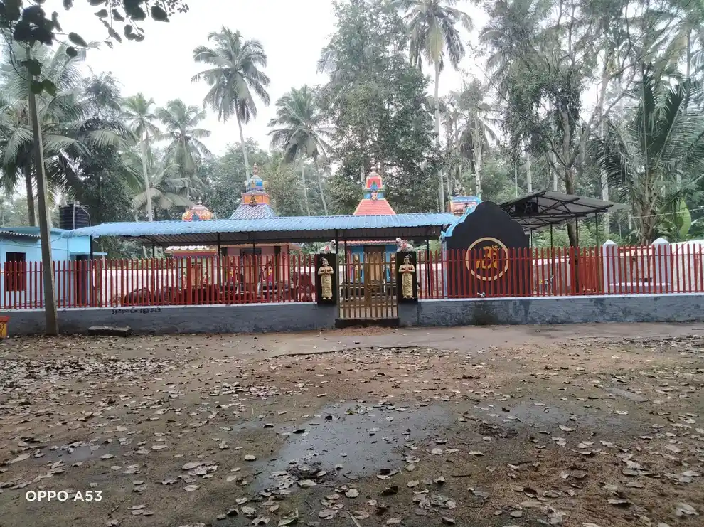 Arulmigu Kulankarathu Kandan Sastha Temple, Arumanalloor, Derisanamcope - 629851 Temple