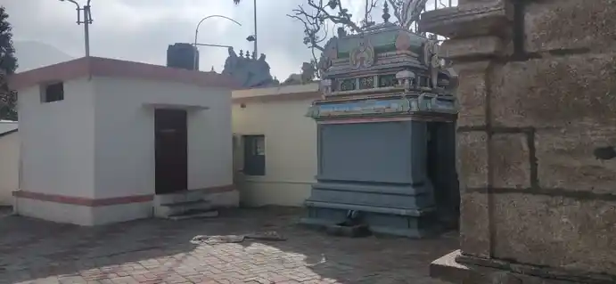 Arulmigu Kulanthai Velappar Temple, Poombarai - 624103 அருள்மிகு குழந்தை வேலப்பர் திருக்கோவில், பூம்பாறை - 624103, Dindigul - Ancient Temple Architecture and History Image 4