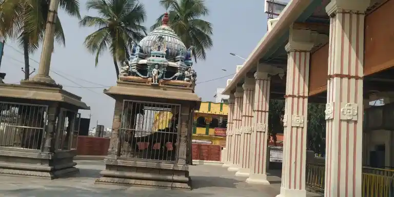 Arulmigu Kulanthai Velayutha Swamy Temple, Adivaram, Palani - 624601 அருள்மிகு குழந்தை வேலாயுத சாமி திருக்கோயில், அடிவாரம், பழனி - 624601, Dindigul - Ancient Temple Architecture and History Image 3