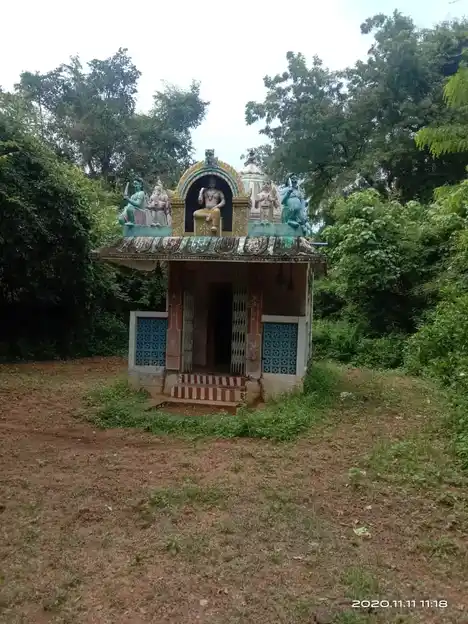 Arulmigu Kulathaneri Ayyanar Temple, Karungalakkudi - 625101 அருள்மிகு குளத்தனேரி அய்யனார் திருக்கோயில், Karungalakkudi - 625101, Madurai - Ancient Temple Architecture and History Image 3