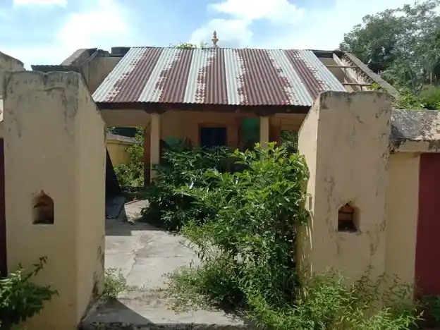 Arulmigu Kulathuayyanar Temple, Rajendram - 613205 அருள்மிகு குளத்து அய்யனார் திருக்கோயில், Rajendram - 613205, Thanjavur - Ancient Temple Architecture and History Image 4