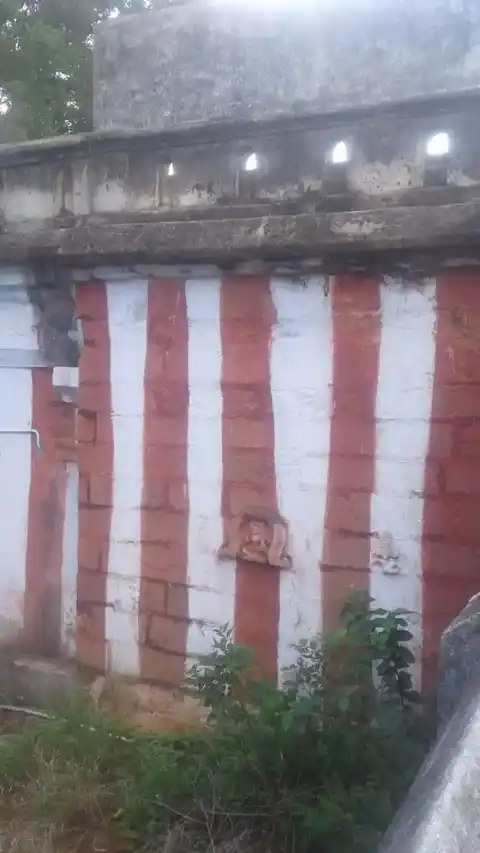 Arulmigu Kulathuriayan Sasthatirukovil, Alwarkurici - 627412 Arulmigu Kulathuriayan Sasthatirukovil, Alwarkurici - 627412, Tenkasi - Ancient Temple Architecture and History Image 2