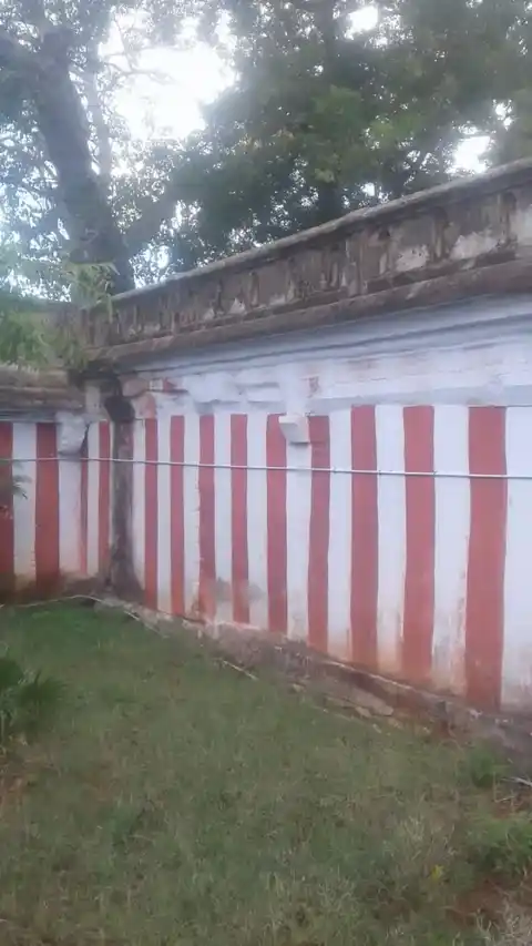 Arulmigu Kulathuriayan Sasthatirukovil, Alwarkurici - 627412 Arulmigu Kulathuriayan Sasthatirukovil, Alwarkurici - 627412, Tenkasi - Ancient Temple Architecture and History Image 4