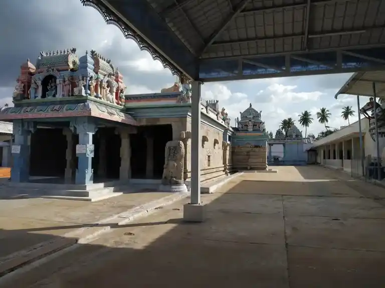 Arulmigu Kulazhliamman Temple, Nanjai Kolanalli, Kodumudi - 638154 அருள்மிகு குழலியம்மன் திருக்கோயில், Nanjai Kolanalli, Kodumudi - 638154, Erode - Ancient Temple Architecture and History Image 3