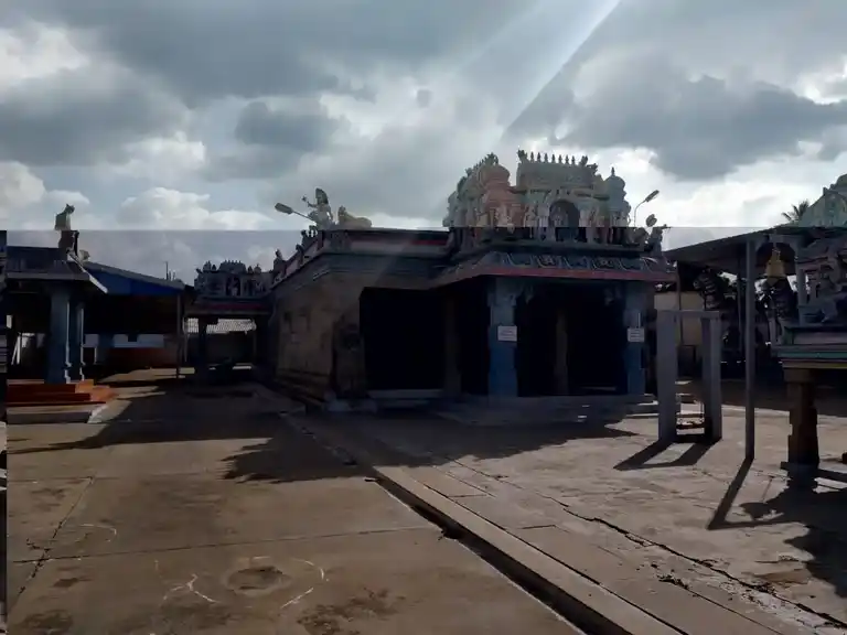 Arulmigu Kulazhliamman Temple, Nanjai Kolanalli, Kodumudi - 638154 அருள்மிகு குழலியம்மன் திருக்கோயில், Nanjai Kolanalli, Kodumudi - 638154, Erode - Ancient Temple Architecture and History Image 4