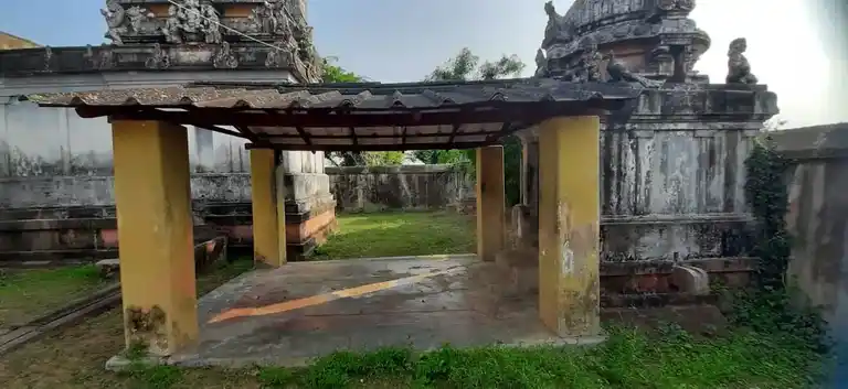 Arulmigu Kulothunganathswamy Temple, Manali - 614711 அருள்மிகு குலோத்துங்கநாதசுவாமி திருக்கோயில், மணலி - 614711, Thiruvarur - Ancient Temple Architecture and History Image 7