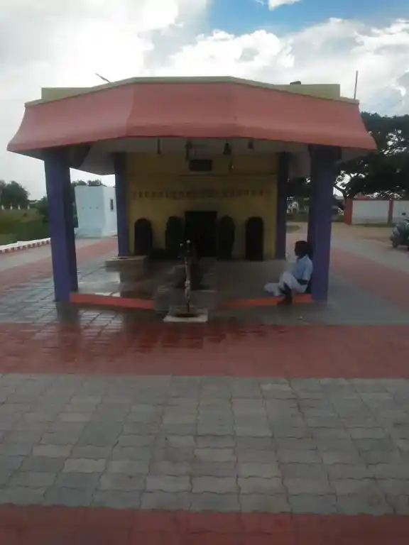 Arulmigu Kulunthalamman Temple, Pullambadi - 621712 Arulmigu Kulunthalamman Temple, Pullambadi - 621712, Thiruchirappalli - Ancient Temple Architecture and History Image 4