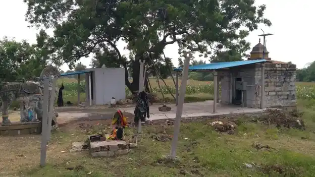 Arulmigu Kumarappaswamy Temple, Kallmedu - 621718 Arulmigu Kumarappaswamy Temple, Kallmedu - 621718, Ariyalur - Ancient Temple Architecture and History Image 4