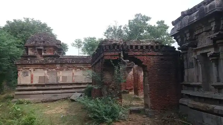 Arulmigu Kumarappaswamy Temple, Sullankudi - 621715 Arulmigu Kumarappaswamy Temple, Sullankudi - 621715, Ariyalur - Ancient Temple Architecture and History Image 3