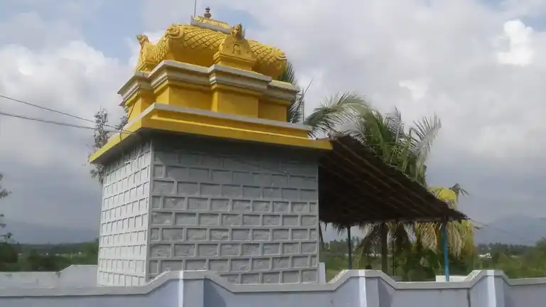 Arulmigu Kumarasamy, Akkaraithaththappalli, Akkaraithathappalli - 638451 அருள்மிகு குமாரசுவாமி திருக்கோயில், அக்கறைதாத்தப்பள்ளி, Akkaraithathappalli - 638451, Erode - Ancient Temple Architecture and History Image 4