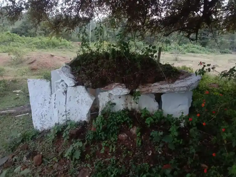 Arulmigu Kumbeswaraswamy Temple, Muthiyanoor - 638461 அருள்மிகு கும்பேஸ்வரசுவாமி திருக்கோயில், Muthiyanoor - 638461, Erode - Ancient Temple Architecture and History Image 2