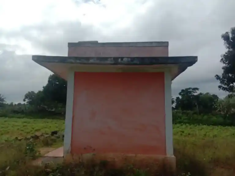 Arulmigu Kumpeshwarar Temple, Kamaiyanpuram, Kamaiyanpuram - 638461 அருள்மிகு கும்பேஸ்வரன் திருக்கோயில், Kamaiyanpuram, Kamaiyanpuram - 638461, Erode - Ancient Temple Architecture and History Image 4