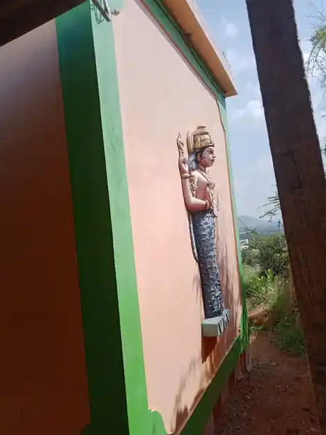 Arulmigu Kundaleswarar Perumal Temple, M. Vadippatti - 624211 அருள்மிகு குண்டலேஸ்வரர் பெருமாள் திருக்கோயில், M. Vadippatti - 624211, Dindigul - Ancient Temple Architecture and History Image 6