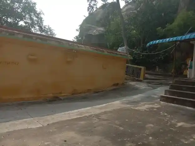 Arulmigu Kundiyamman Temple, Kovilour, Pulikkarai - 636808 Temple