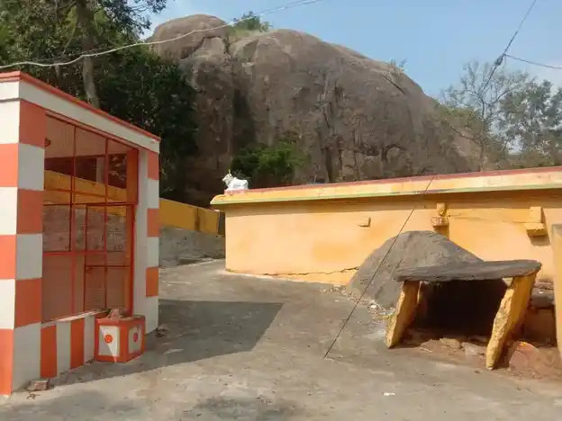 Arulmigu Kundiyamman Temple, Kovilour, Pulikkarai - 636808 Arulmigu Kundiyamman Temple, கோவிலூர், புளிக்கரை - 636808, Dharmapuri - Ancient Temple Architecture and History Image 3