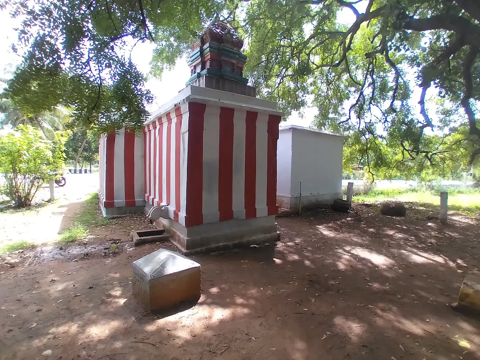 Arulmigu Kunnagudi Kuttralavinayagar Temple, -, Illangi - 627805 அருள்மிகு குன்னக்குடிகுற்றால விநாயகர் திருக்கோயில், -, Illangi - 627805, Tenkasi - Ancient Temple Architecture and History Image 9