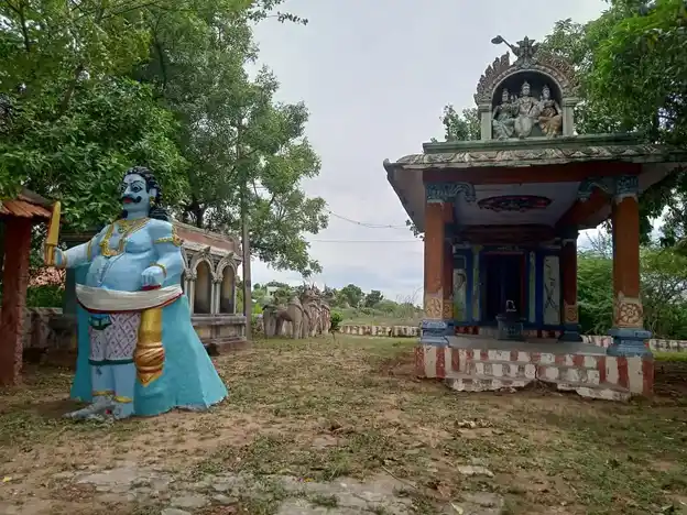 Arulmigu Kunnamudaiya Iyanar Temple, Thiruvetriyur - 623407 Arulmigu Kunnamudaiya Iyanar Temple, Thiruvetriyur - 623407, Ramanathapuram - Ancient Temple Architecture and History Image 2