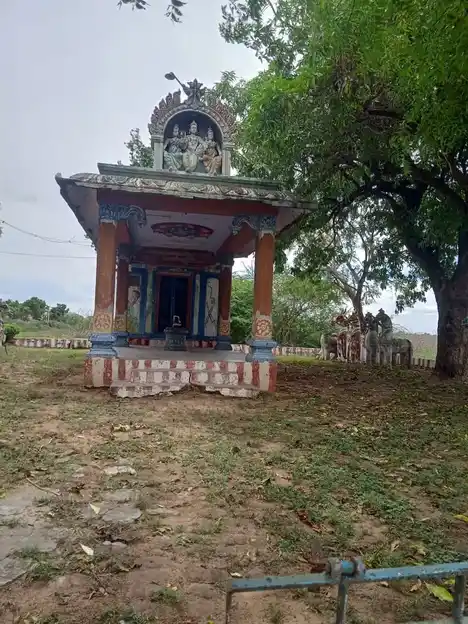 Arulmigu Kunnamudaiya Iyanar Temple, Thiruvetriyur - 623407 Arulmigu Kunnamudaiya Iyanar Temple, Thiruvetriyur - 623407, Ramanathapuram - Ancient Temple Architecture and History Image 4