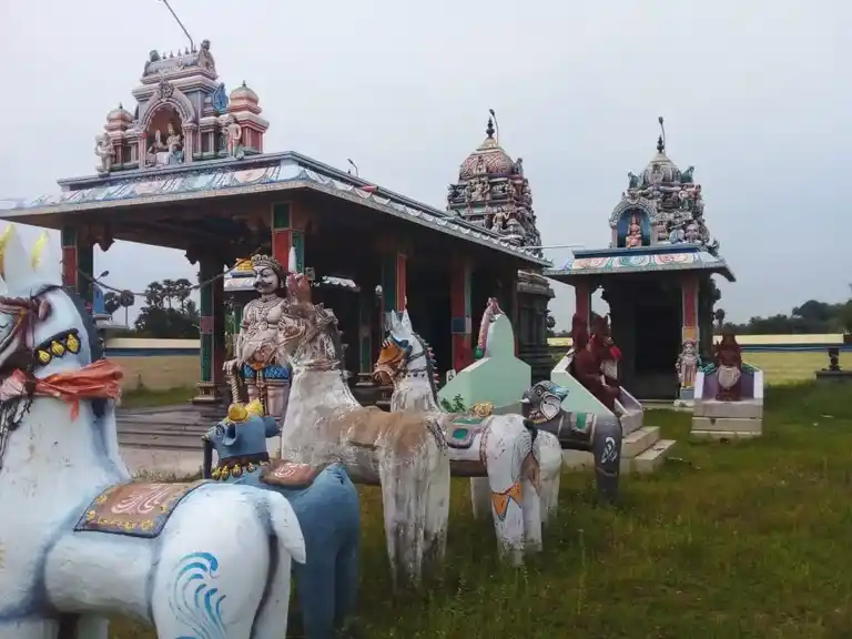 Arulmigu Kunnathikattu Ayyanar Temple, Sempoothi - 622401 அருள்மிகு குன்னத்திகாட்டுஅய்யனார் திருக்கோயில், Sempoothi - 622401, Pudukkottai - Ancient Temple Architecture and History Image 4