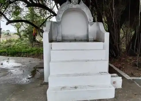 Arulmigu Kunnayiramudaiya Ayyanar Temple, Kavathukudi - 630408 அருள்மிகு குன்னாயிரமுடைய அய்யனார் திருக்கோயில், Kavathukudi - 630408, Sivagangai - Ancient Temple Architecture and History Image 3